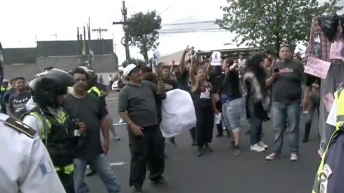 &iexcl;Caos en ruta Interamericana! Bloquean paso y denuncian "fraude"