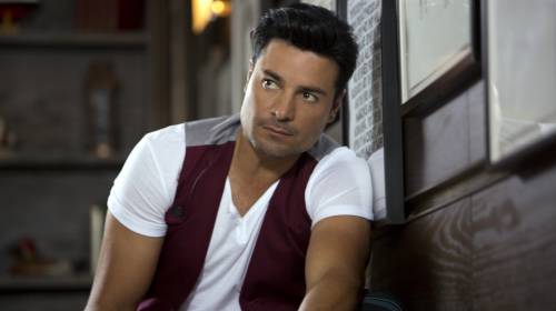 Chayanne mostr&oacute; su abdomen marcado e hizo suspirar