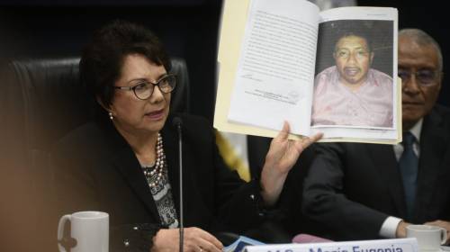 Más funcionarios renuncian al TSE por violencia y amenazas