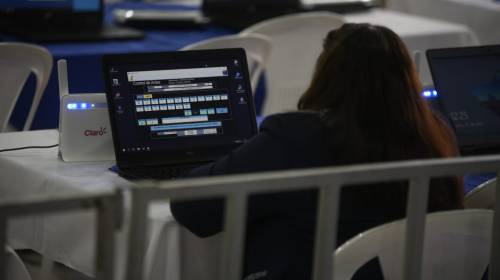 Sistema del TSE se cayó y retrasa revisión de actas