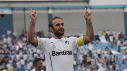 Aficionados hacen tendencia hashtag en apoyo al "Moyo" Contreras