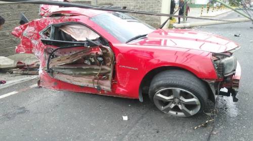 Carro que se parti&oacute; en dos ten&iacute;a m&uacute;ltiples multas por velocidad