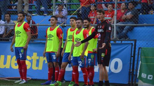 As&iacute; vivi&oacute; Nicholas Hagen el partido de Municipal desde afuera