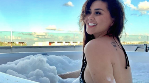 "Gomita" enciende Instagram con un sensual baile en la playa