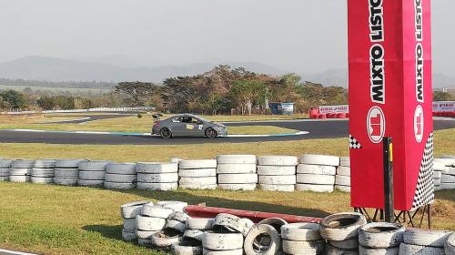 Se desploma avioneta cerca de aut&oacute;dromo Pedro Cofi&ntilde;o 