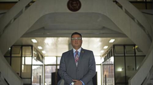 Confirman orden de captura contra director de seguridad del OJ