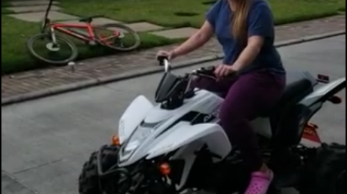 Mujer discute con otra y la atropella en carretera a El Salvador