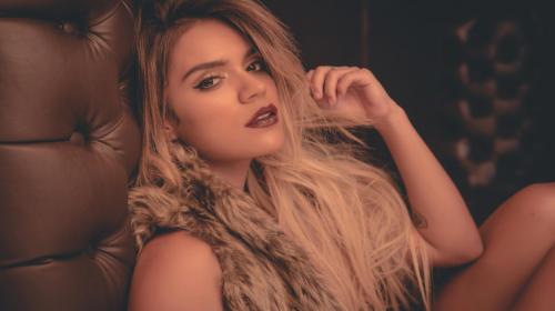 Karol G, su baile sensual y su camiseta mojada en redes