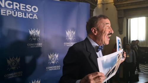 Linares Beltranena acciona contra la inscripción de Thelma Aldana