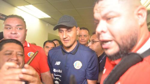 Keylor Navas despert&oacute; la "Keylorman&iacute;a" en Guatemala
