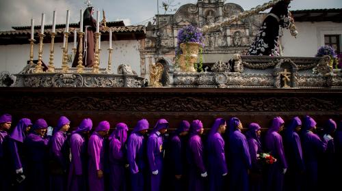 Premian a guatemalteco por una fotograf&iacute;a de la Semana Santa