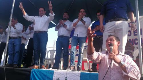 Sammy Morales hace campaña pese a no estar inscrito