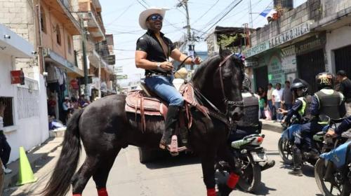 Neto Bran sufre accidente montando a caballo