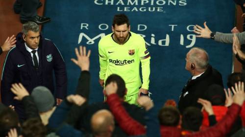 Messi deja el estadio de Liverpool molesto y derrotado