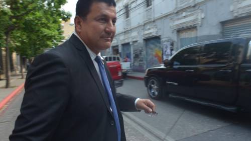 Estuardo Galdámez: "Me están metiendo en un pleito de viejas"