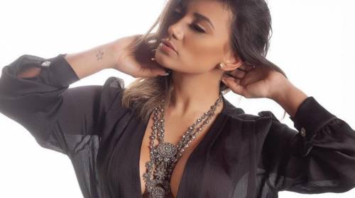 Gaby Asturias disfruta del sol y la playa junto a su novio