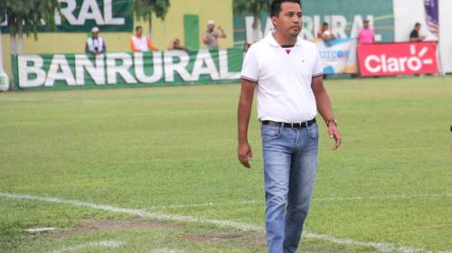 Con selfies, aplausos y abrazos despiden a Amarini en Antigua 