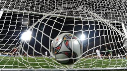 Portero sube en &uacute;ltimo minuto, anota de volea y consigue t&iacute;tulo