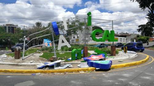 No fue vandalismo: el accidente que destruy&oacute; ornato en zona 11