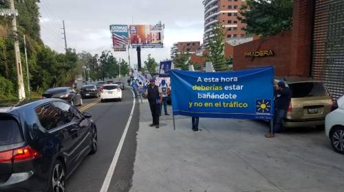 La historia detr&aacute;s del cartel pol&iacute;tico que se hizo viral en redes