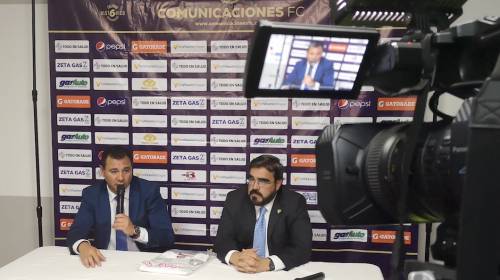 Juan García asume la presidencia crema y presenta al técnico