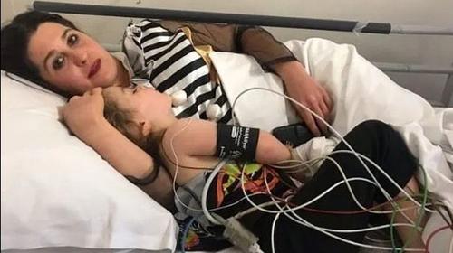 Ni&ntilde;a recibe fuerte droga en lugar de dulces en Halloween