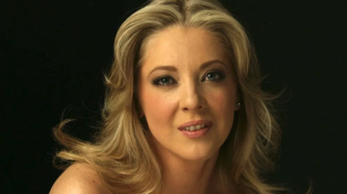 El altar del viudo de Edith Gonz&aacute;lez por el D&iacute;a de Muertos