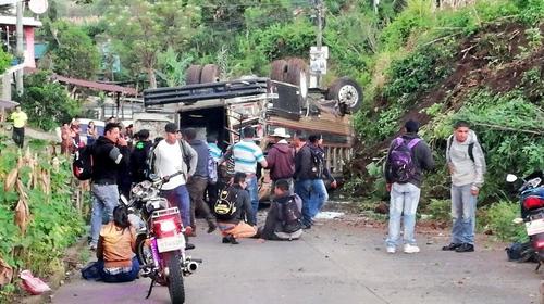 Las im&aacute;genes y videos del busazo en Amatitl&aacute;n
