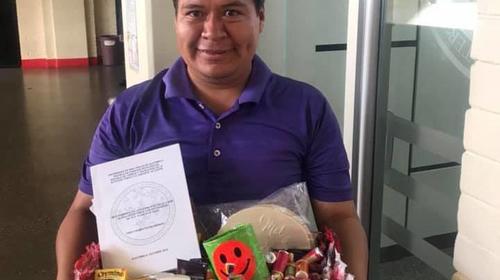 Fredy, el vendedor de dulces que está por graduarse en la Usac