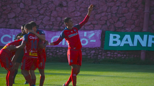 Golazo de Arce "a lo Panenka" que puso de pie a la afición Roja