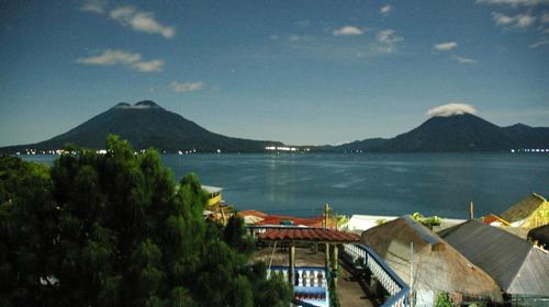 Captan extraño objeto luminoso en las montañas de Sololá