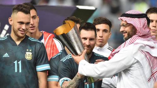 Los memes no perdonan a Messi a pesar del triunfo de Argentina