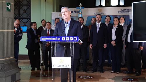 Gobierno confirma que plante&oacute; a EEUU llevar a migrantes a Pet&eacute;n