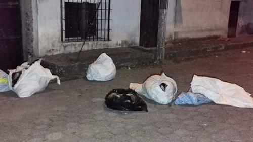 Vecinos de la zona 7 localizan restos humanos en cinco costales 