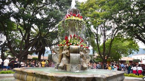 Antigua celebra el "Festival de las Flores 2019" con mucho color 
