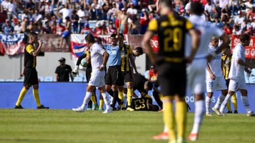 Jugador le rompe la rodilla a su rival con ins&oacute;lita jugada