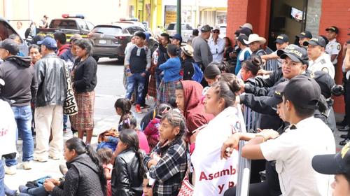 &Aacute;lvaro Arz&uacute; arremete contra pobladores y exige a a la PNC actuar