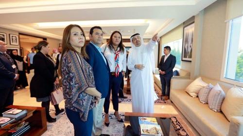 Jimmy Morales recorre el complejo que albergará la Expo 2020