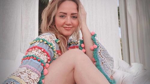 Andrea Legarreta publicó una atrevida foto en la cama