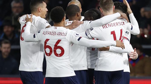 Goles de pura suerte le dan un apurado triunfo al Liverpool