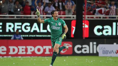 El sorprendente gol de un guardameta &iexcl;desde su porter&iacute;a! 