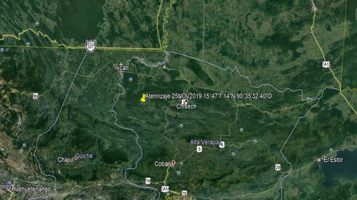 Dos personas mueren calcinadas al caer avioneta en Alta Verapaz