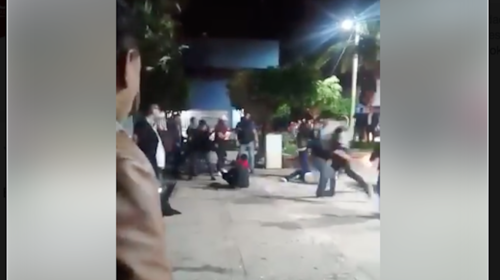 Fiesta de una Facultad en la USAC termina con batalla campal