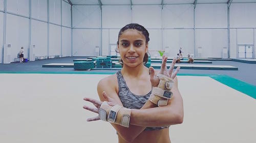 Sofi G&oacute;mez sorprende a sus alumnas vestida de Mujer Maravilla