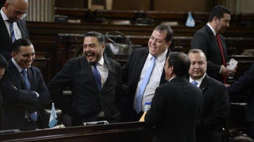 CC da tr&aacute;mite al amparo del MP contra comisi&oacute;n antiCICIG 