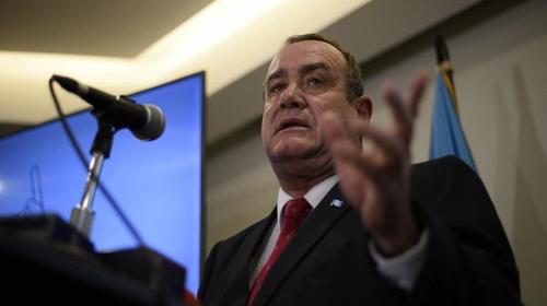 Giammattei detecta gastos excesivos en la administraci&oacute;n de Jimmy