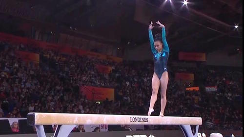 Ana Irene Palacios deleita al mundo con su presentación en viga