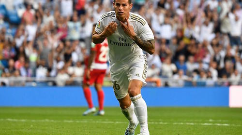 James enloquece, se quita la camisola y deja ver sus tatuajes