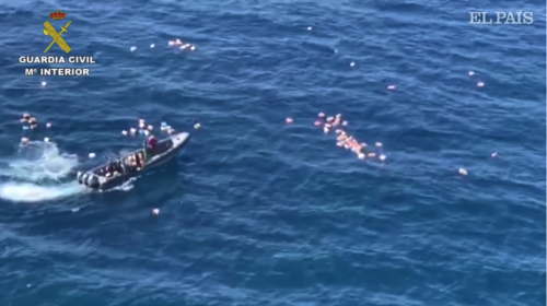 Narcos rescatan a agentes que cayeron de una lancha en Espa&ntilde;a