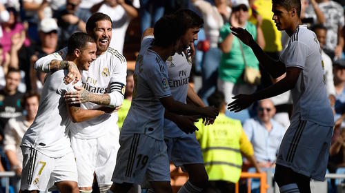 Un Madrid de luces y sombras sufre para vencer al Granada